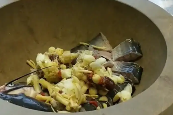 漁小生蒸汽石鍋魚加盟