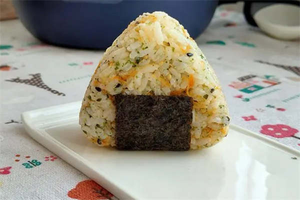 初三飯團(tuán)