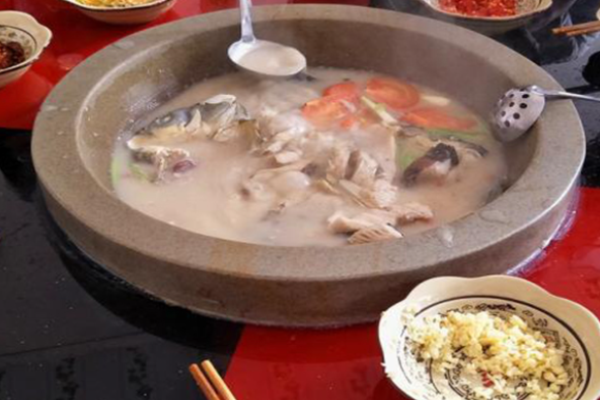 鮮境蒸汽石鍋魚(yú)加盟