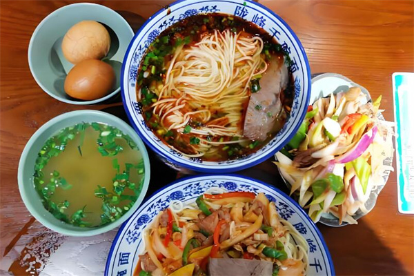 麥千碗私藏牛肉面加盟
