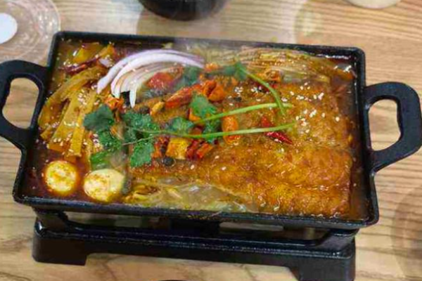 小魚請客無骨烤魚撈飯加盟
