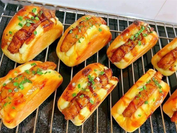 轉(zhuǎn)角豬扒包加盟