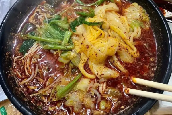 于小欠東北老式麻辣燙加盟