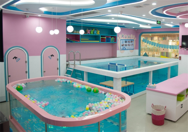 樂進(jìn)嬰幼兒游泳館加盟