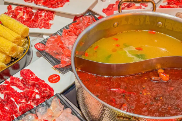 ?？鹂瘐r切牛肉自助火鍋加盟