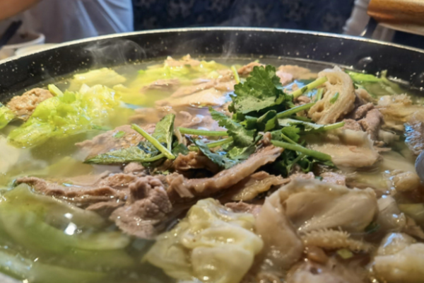 山慢慢蹺腳牛肉火鍋加盟