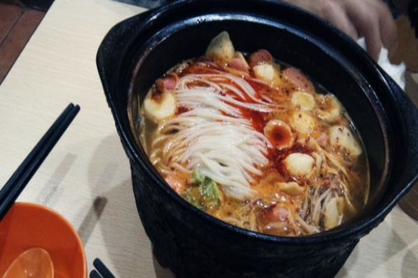 眾一品過(guò)橋米線(xiàn)加盟