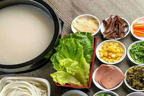 眾一品過(guò)橋米線(xiàn)加盟