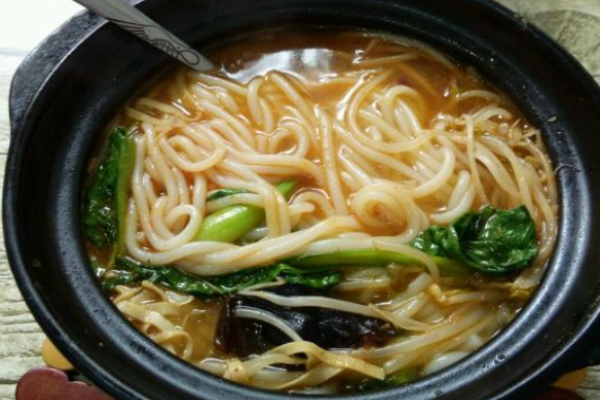 眾一品過(guò)橋米線(xiàn)加盟