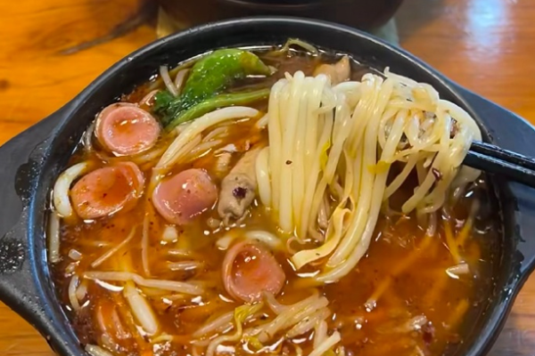 愛上鋒味過橋米線加盟