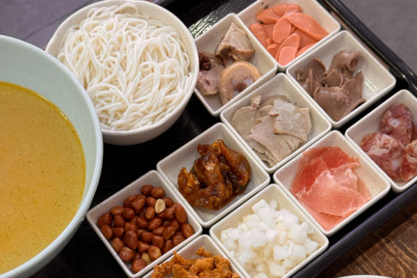 味香坊過(guò)橋米線加盟