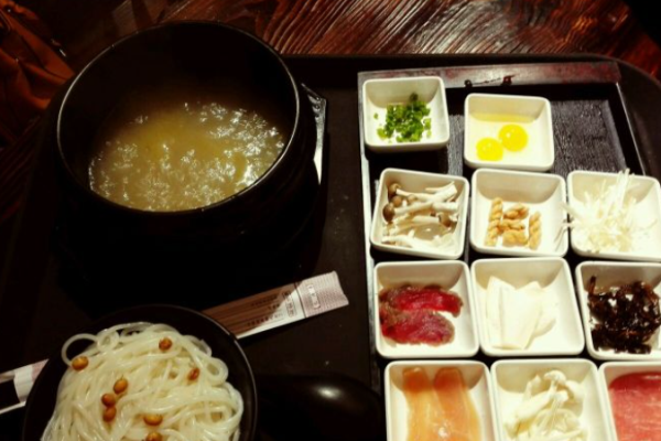 云水緣過(guò)橋米線(xiàn)加盟