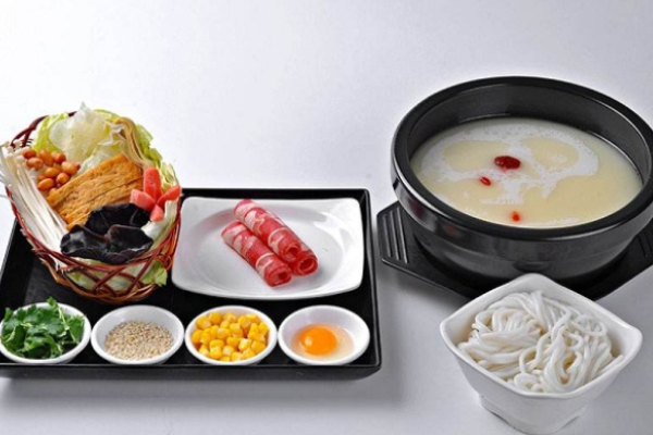 愛(ài)上鋒味過(guò)橋米線加盟