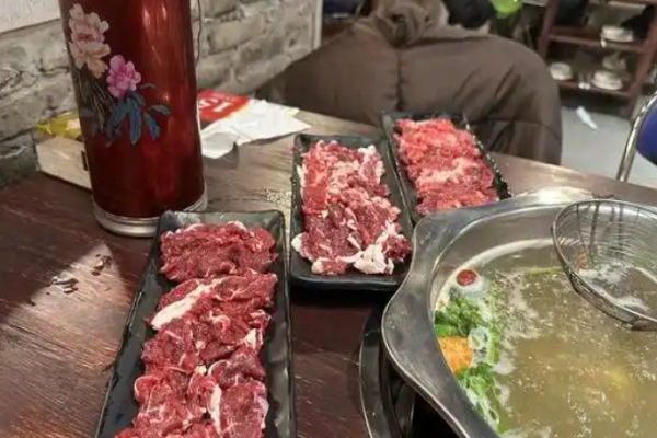 小牛滾滾貴州黃牛肉火鍋加盟