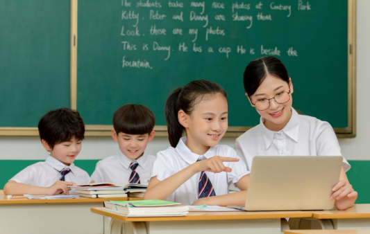 在上海做啥能月入上萬(wàn)元，在上海干啥一月可以賺一萬(wàn)