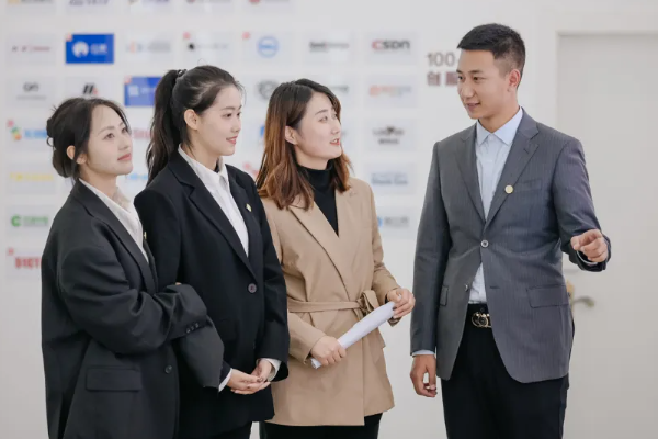 在上海做什么比較賺錢呢?在上海做什么好賺錢?