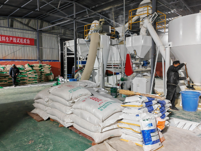 在上海開小型飼料加工廠投資多少錢？從設(shè)備到回報的全鏈條成本指南