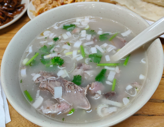 在上海開羊肉湯開店投資大概多少錢？投資成本構(gòu)成詳情
