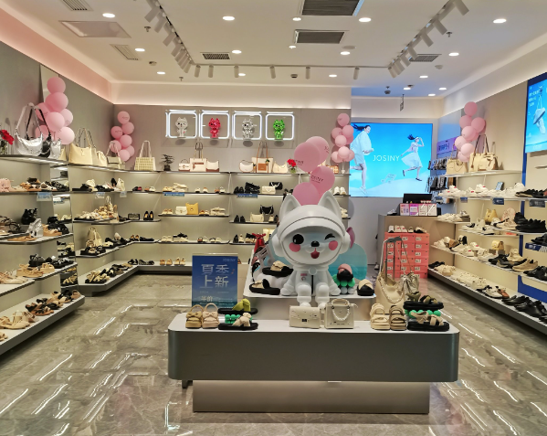 上海開個品牌鞋店要投資多少？全維度成本解析與運營策略