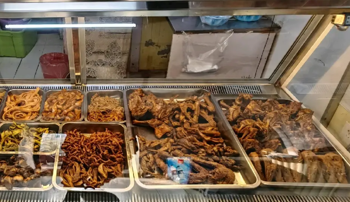 上海開(kāi)個(gè)鴨貨店需要投資多少錢(qián)？全流程成本拆解