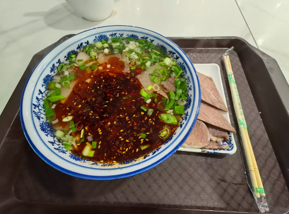 上海開蘭州牛肉面前期投資店怎么樣