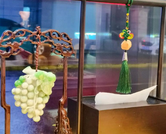 上海開個(gè)翡翠店要投資多少店鋪？上海開翡翠店的投資全解析