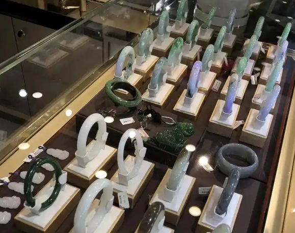 上海開一家翡翠店投資多少？基礎(chǔ)投資成本構(gòu)成