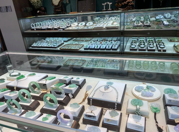 上海開個(gè)翡翠店要投資多少店鋪？上海開翡翠店的投資全解析
