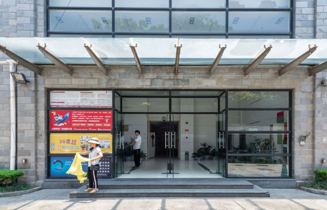 上海開上海商業(yè)物業(yè)店賺錢嗎？深度解析市場機遇與風險