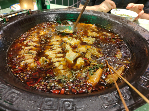 開個(gè)魚火鍋店要投資多少錢？全流程成本解析