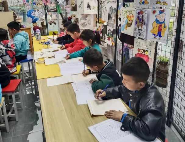 開少兒培訓(xùn)班賺錢嗎？機(jī)遇與挑戰(zhàn)并存的教育市場