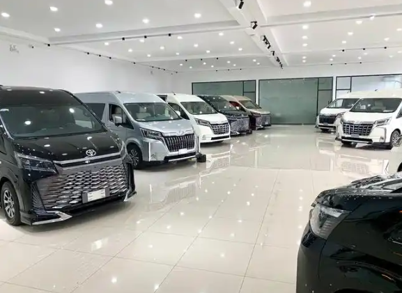 上海開商務(wù)用車店要多少錢？全維度成本解析