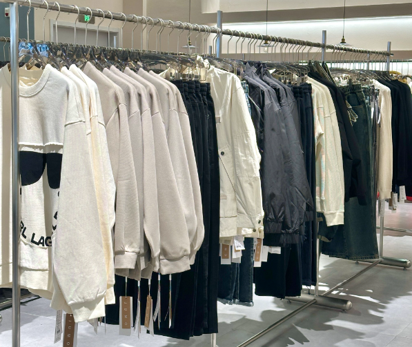 開(kāi)服裝店投資多少錢？2025年最新成本測(cè)算