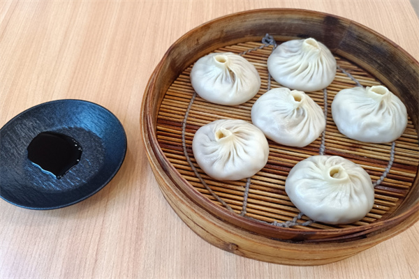 六味鮮湯包