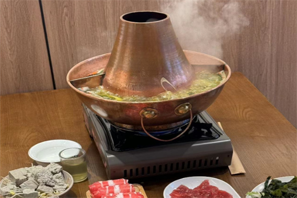和泰鑫酸菜銅鍋涮羊肉