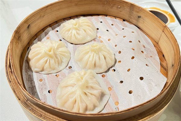 六味鮮湯包