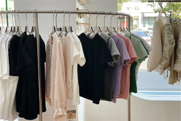 花兒蝴蝶服裝連鎖店加盟
