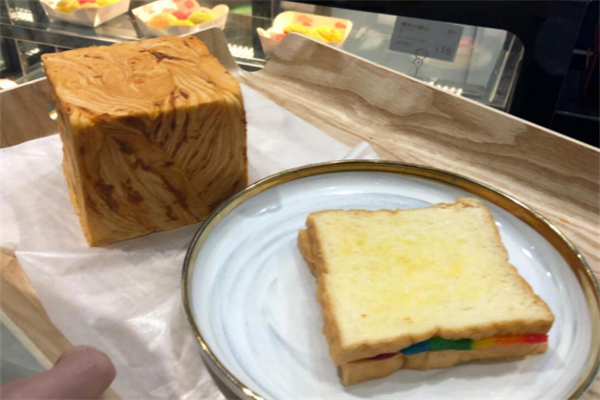 珍妮彩虹吐司