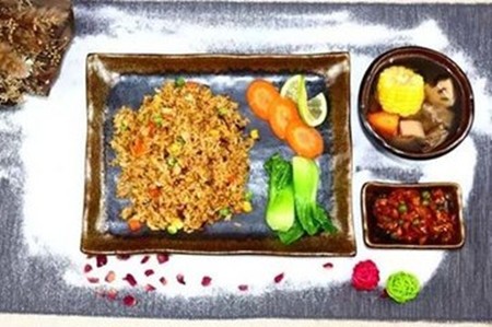 炒民在膳炒飯