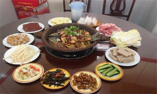 宮廷石鍋魚加盟