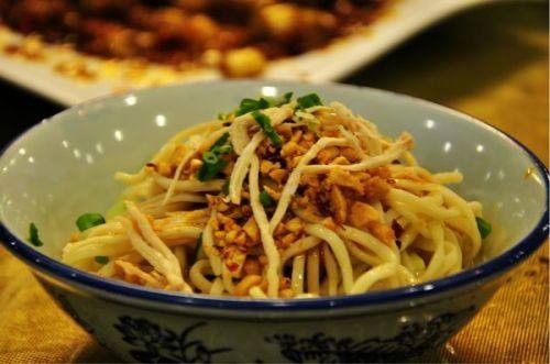 陳包包擔(dān)擔(dān)面
