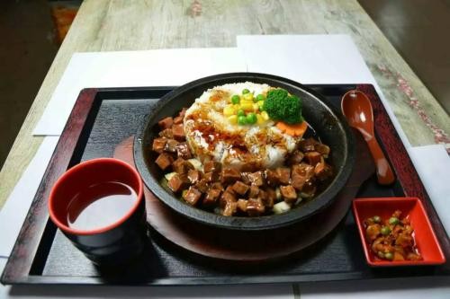 炳峙烤肉飯